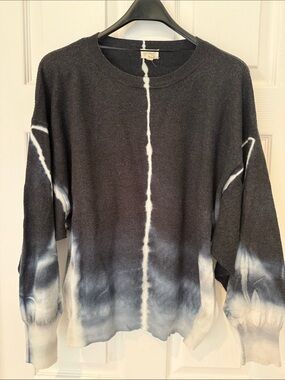 Greige Black & White Tie-Dye Crewneck Sweater with wide sleeves, Size XL